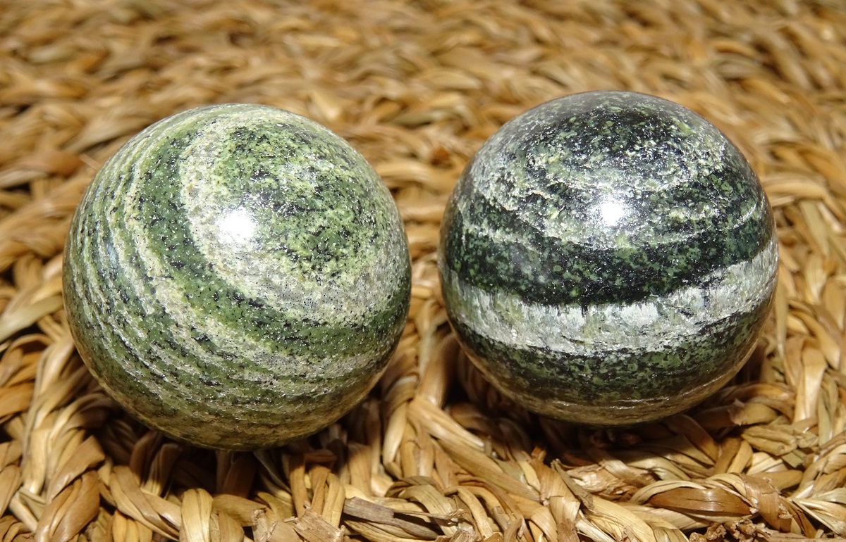 Pierres Jaspe vert zèbre – Boules Ø 30 mm