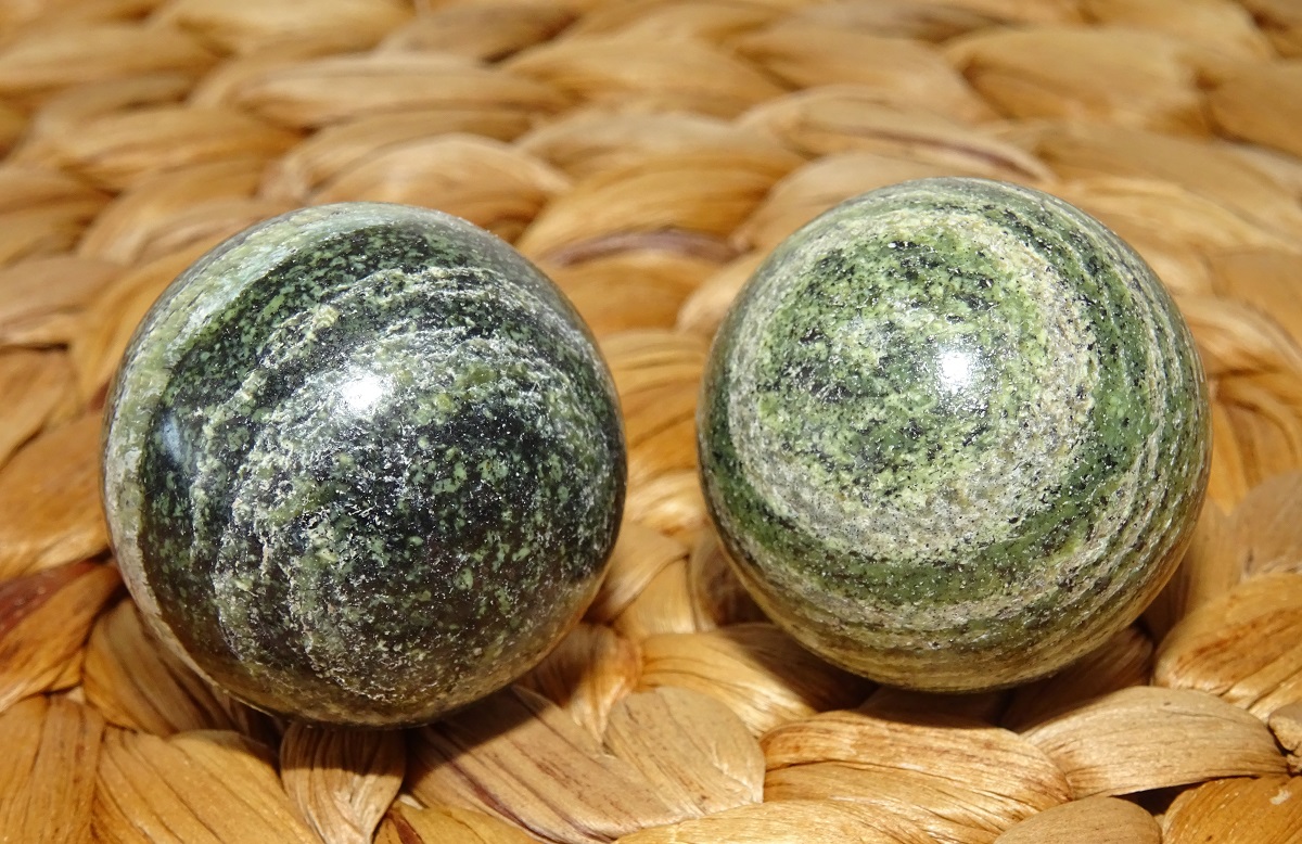 Pierres Jaspe vert zèbre – Boules Ø 30 mm