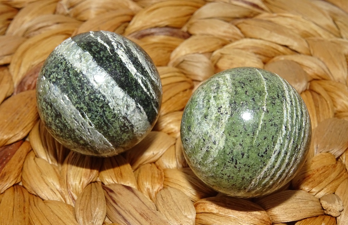 Pierres Jaspe vert zèbre – Boules Ø 30 mm