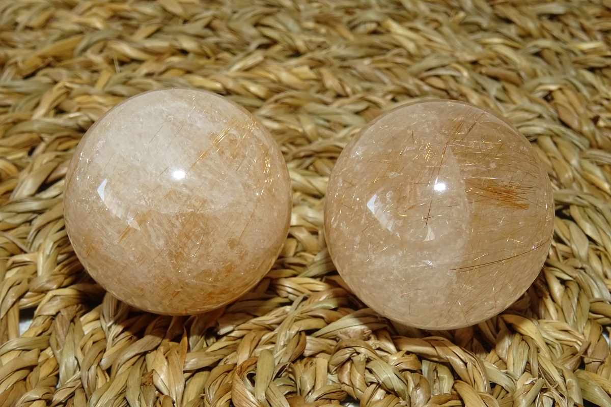 Quartz rutilé Cristal de Roche – Magnifiques boules Ø 35 mm