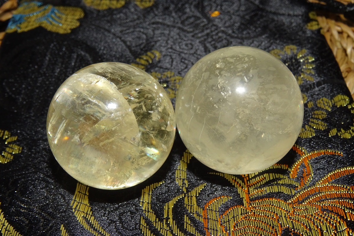 Boules de Calcite jaune - Pierres de bien-être Ø 30 mm