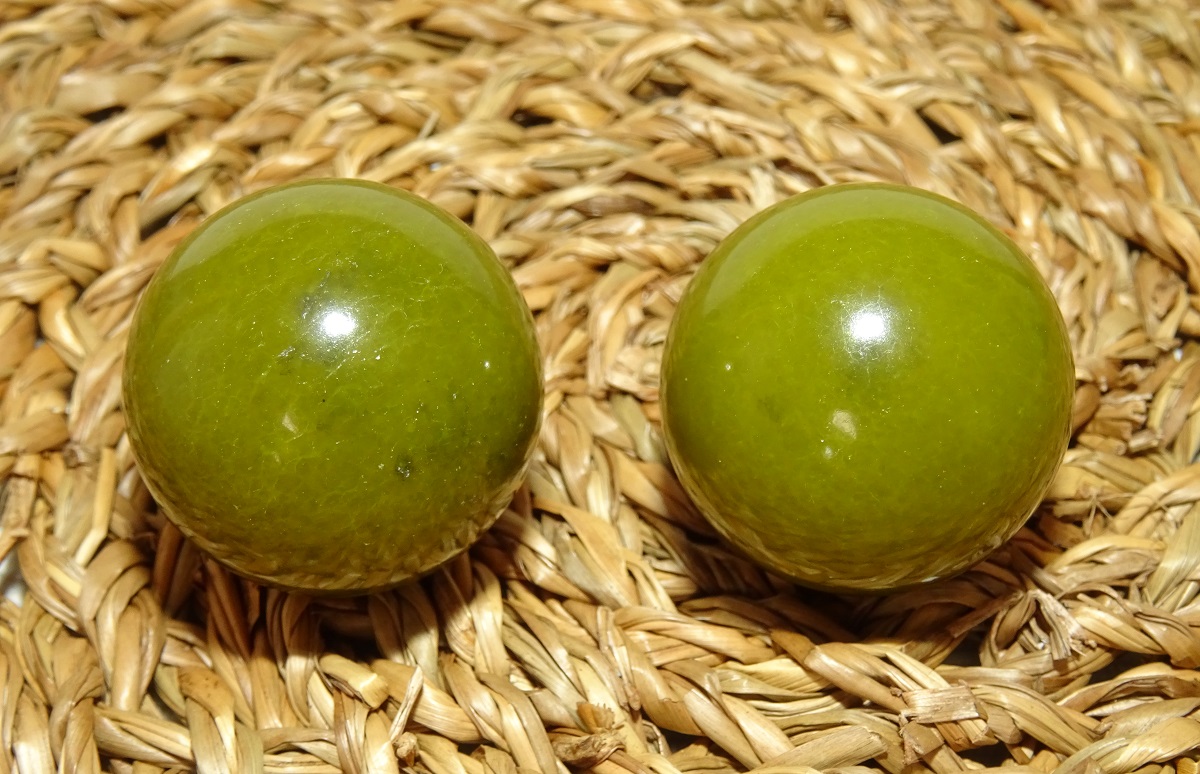 Boules de jade vert, pierres de santé Ø 30 mm