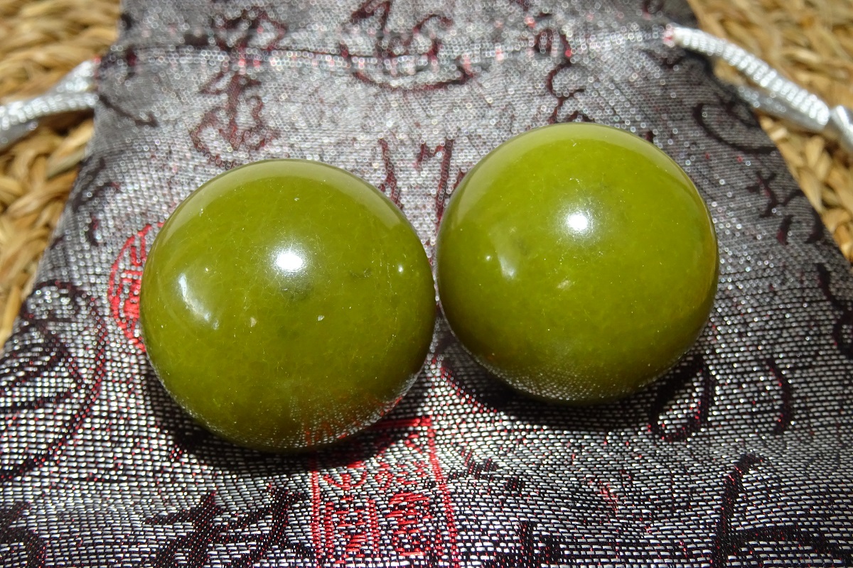 Boules de jade vert, pierres de santé Ø 30 mm
