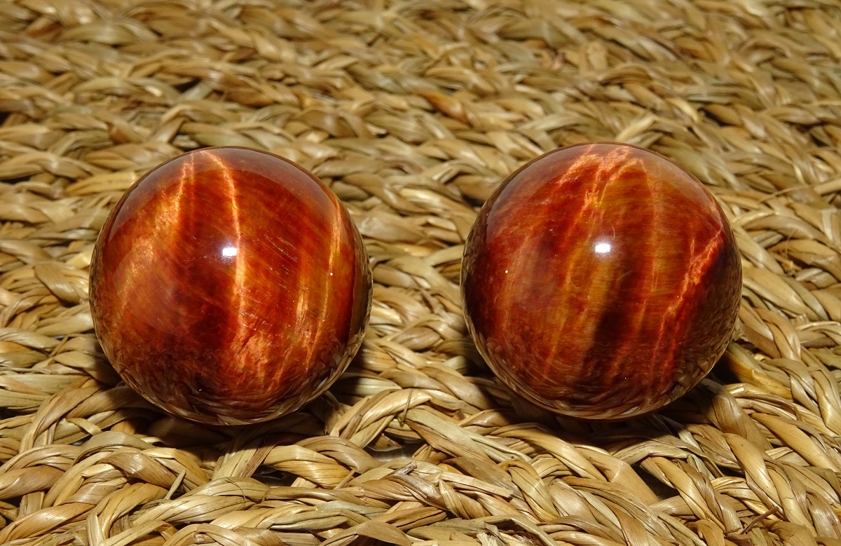 Boules d’œil de taureau, pierres de bien-être Ø 30 mm