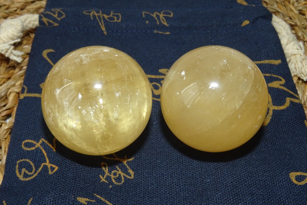 Calcite jaune de bien-être - Boules Ø 42 mm