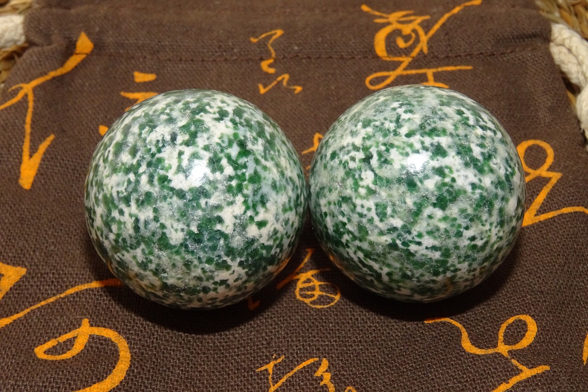 Jade du Qinghai – Rares boules de Santé Ø 40 mm
