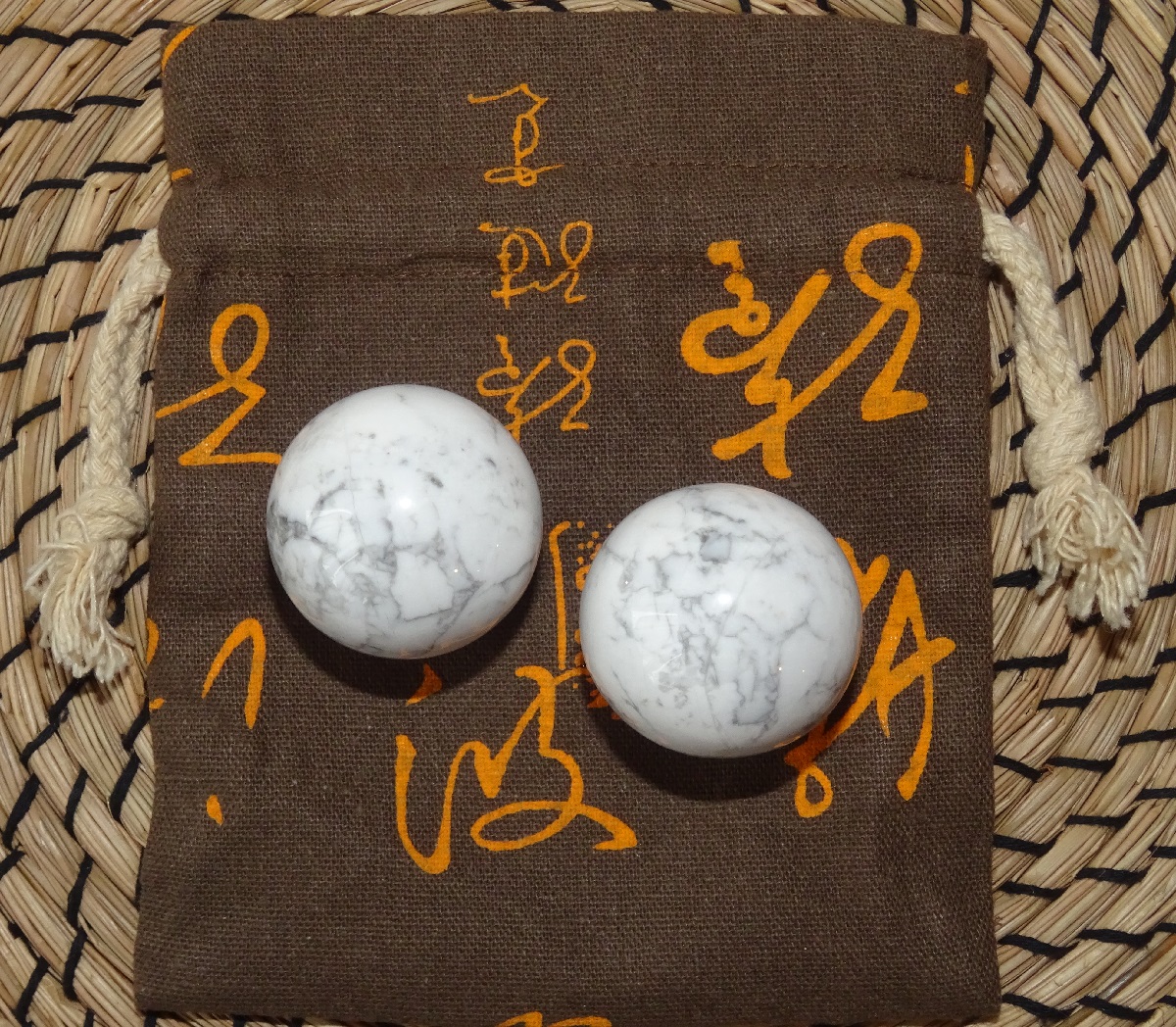 Pierres Turquoise Blanche Howlite – Boules de Santé Ø 40 mm