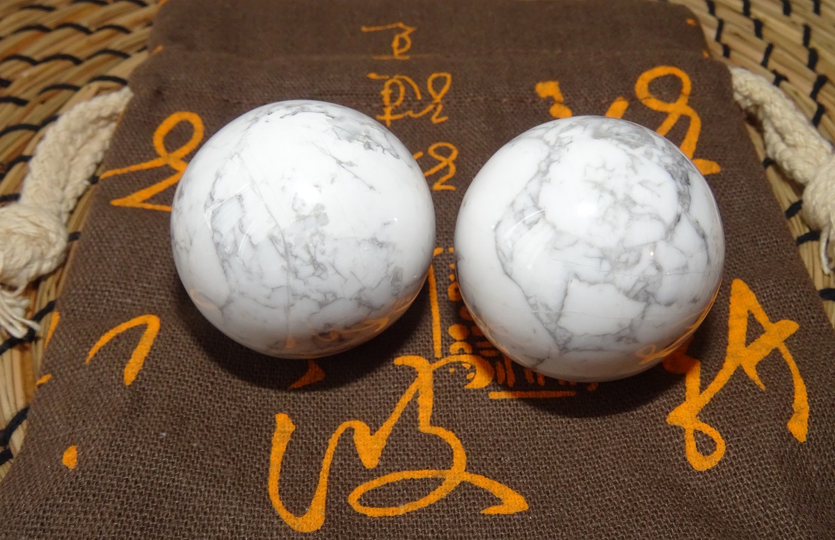 Pierres Turquoise Blanche Howlite – Boules de Santé Ø 40 mm