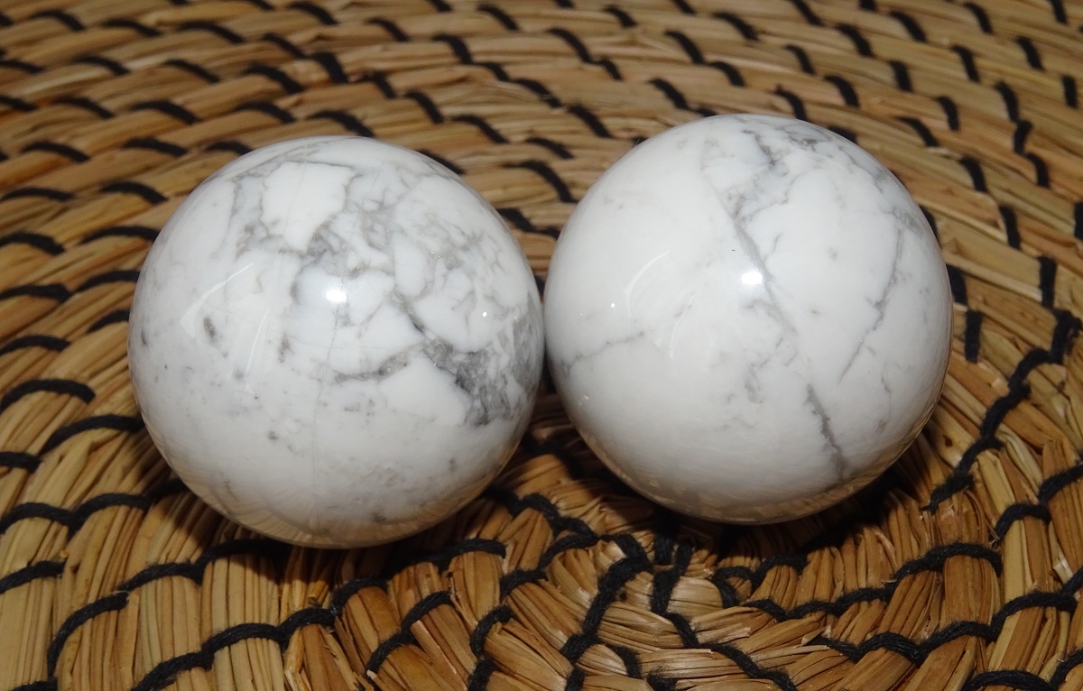Pierres Turquoise Blanche Howlite – Boules de Santé Ø 40 mm